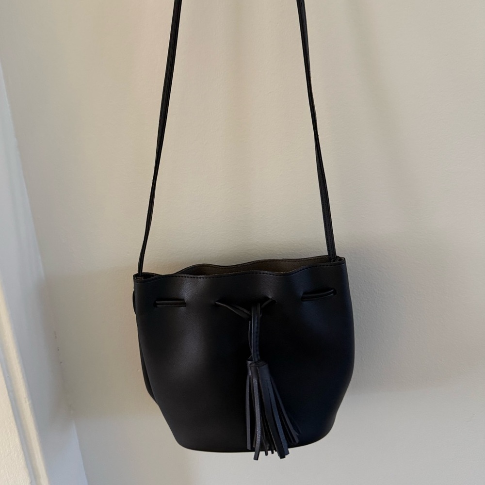 Black Bucket Bag